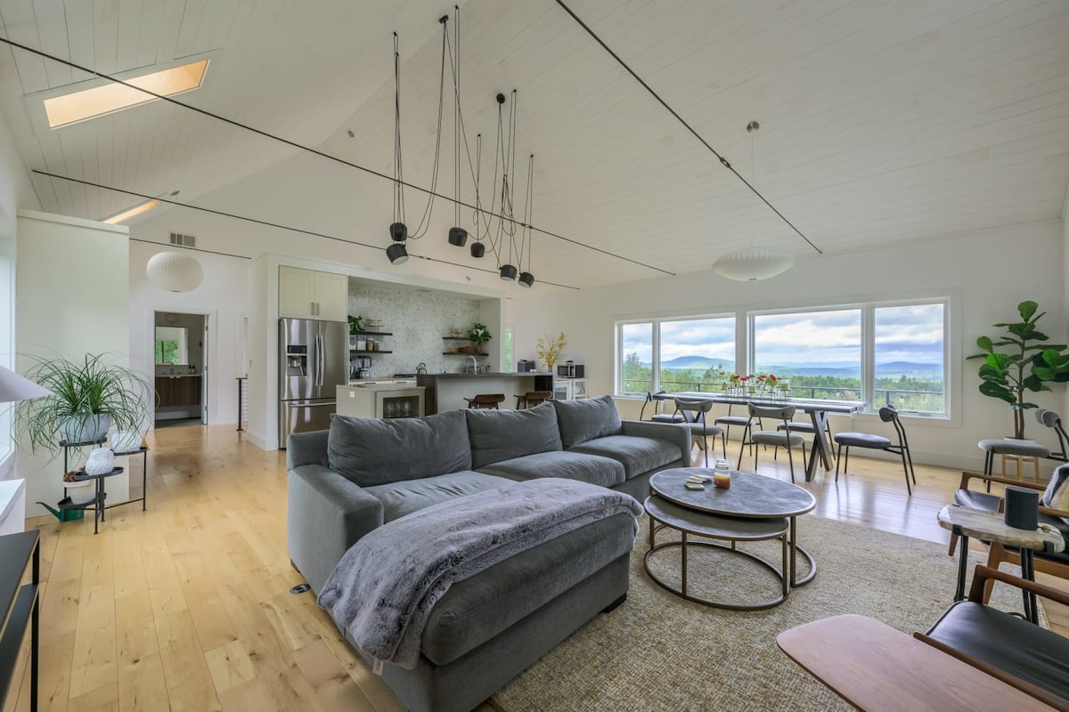 Property Image 1 - Mountain View: Airy + Secluded w/Panoramic Views