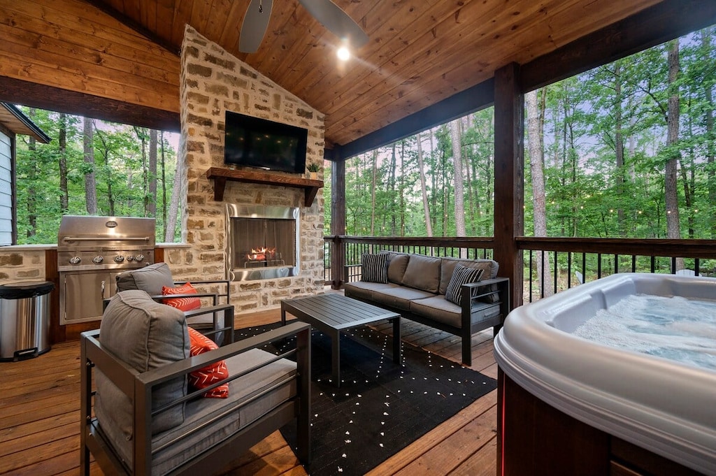 Outdoor entertaining area