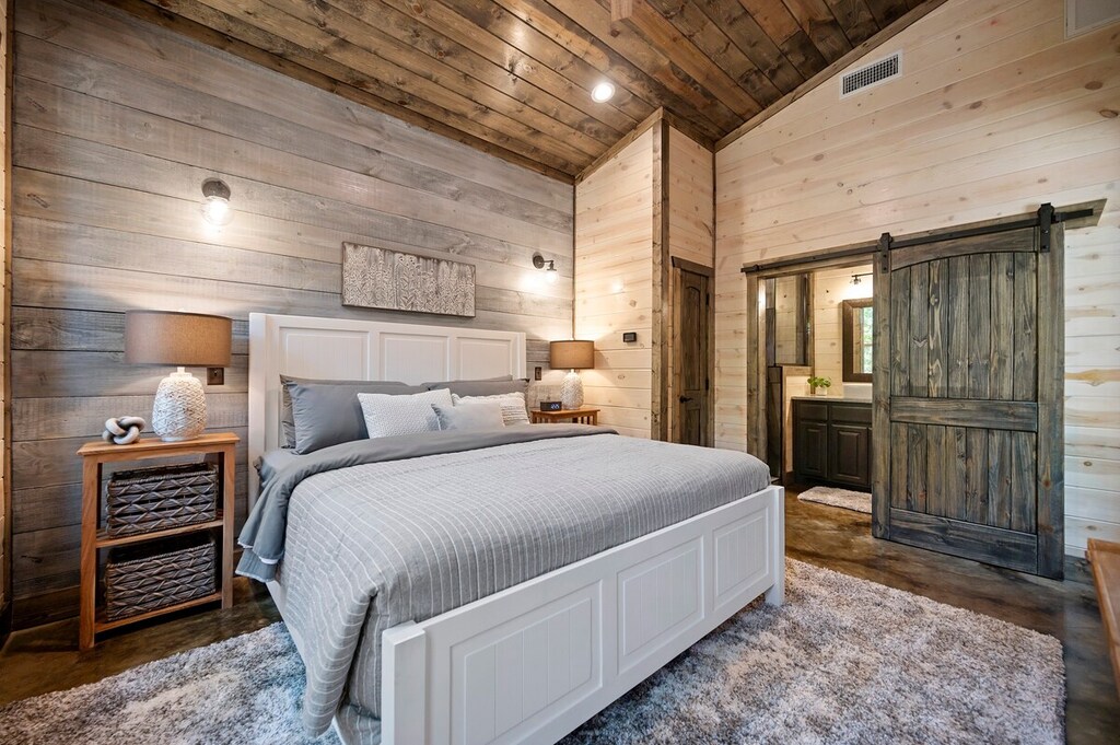 Master bedroom #3 sleeps 2.