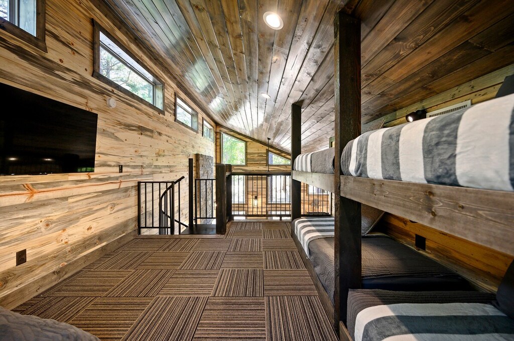 Loft area for the kids sleeps 4