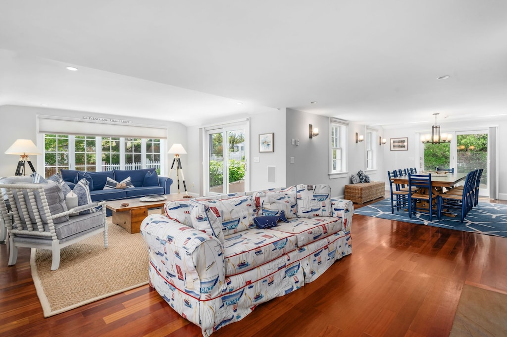 Spacious open floor plan keeps everyone together - 14 Hallett Lane Chatham Cape Cod - Sand Simeon