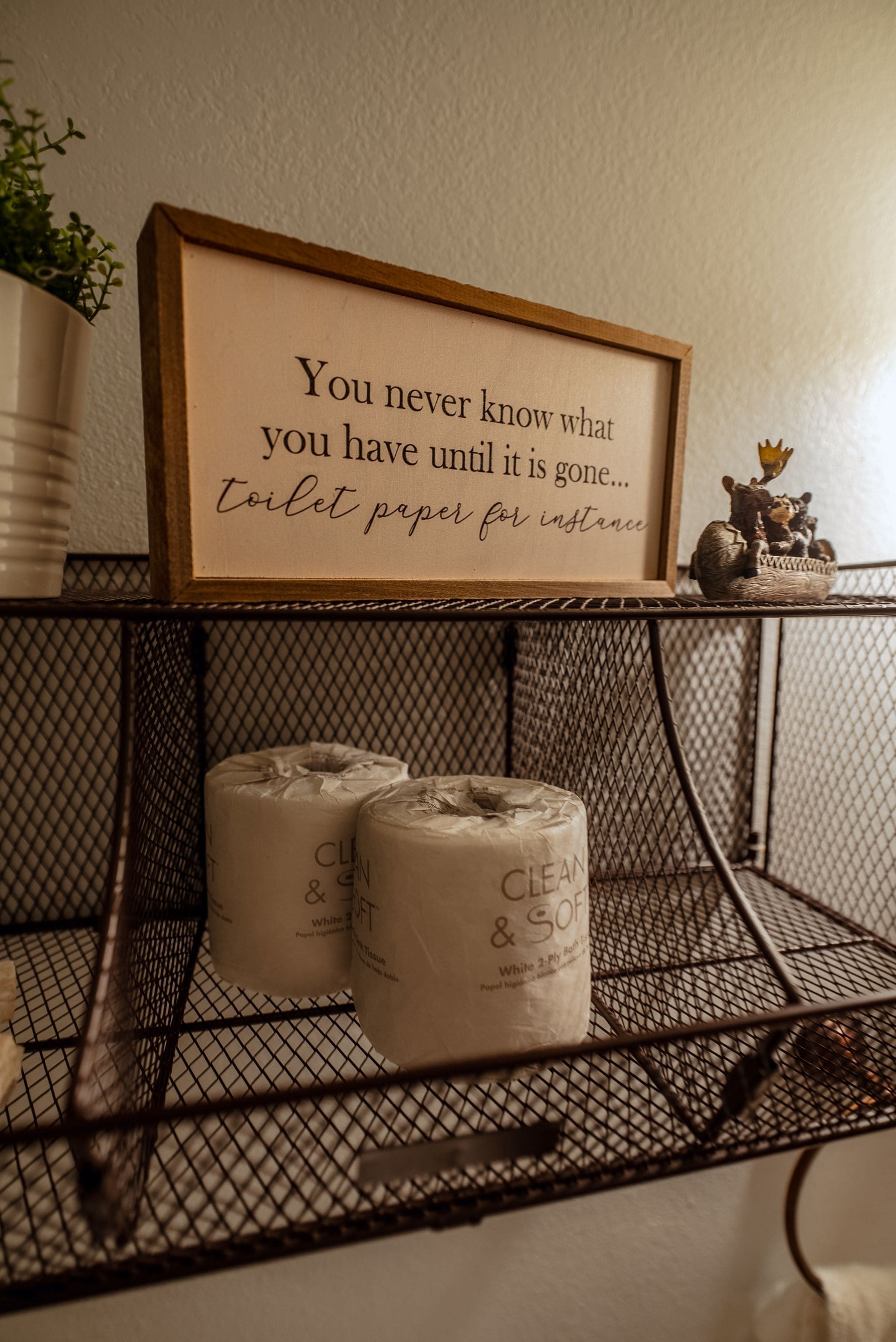 CHIPMUNK TREEHOUSE #1983 CHIPMUNK TREEHOUSE #1983