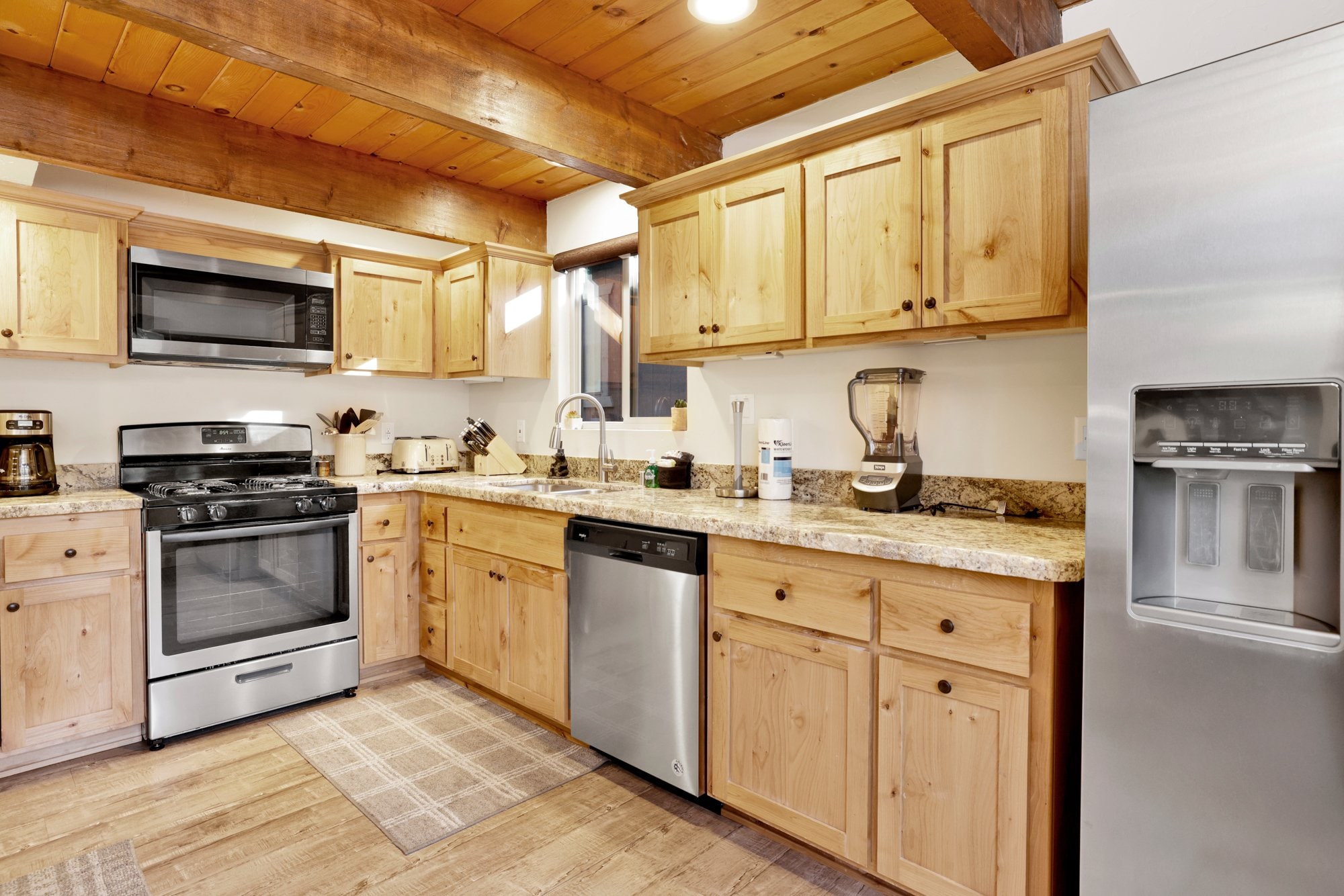 THE TEDDY BEAR CHALET #2257