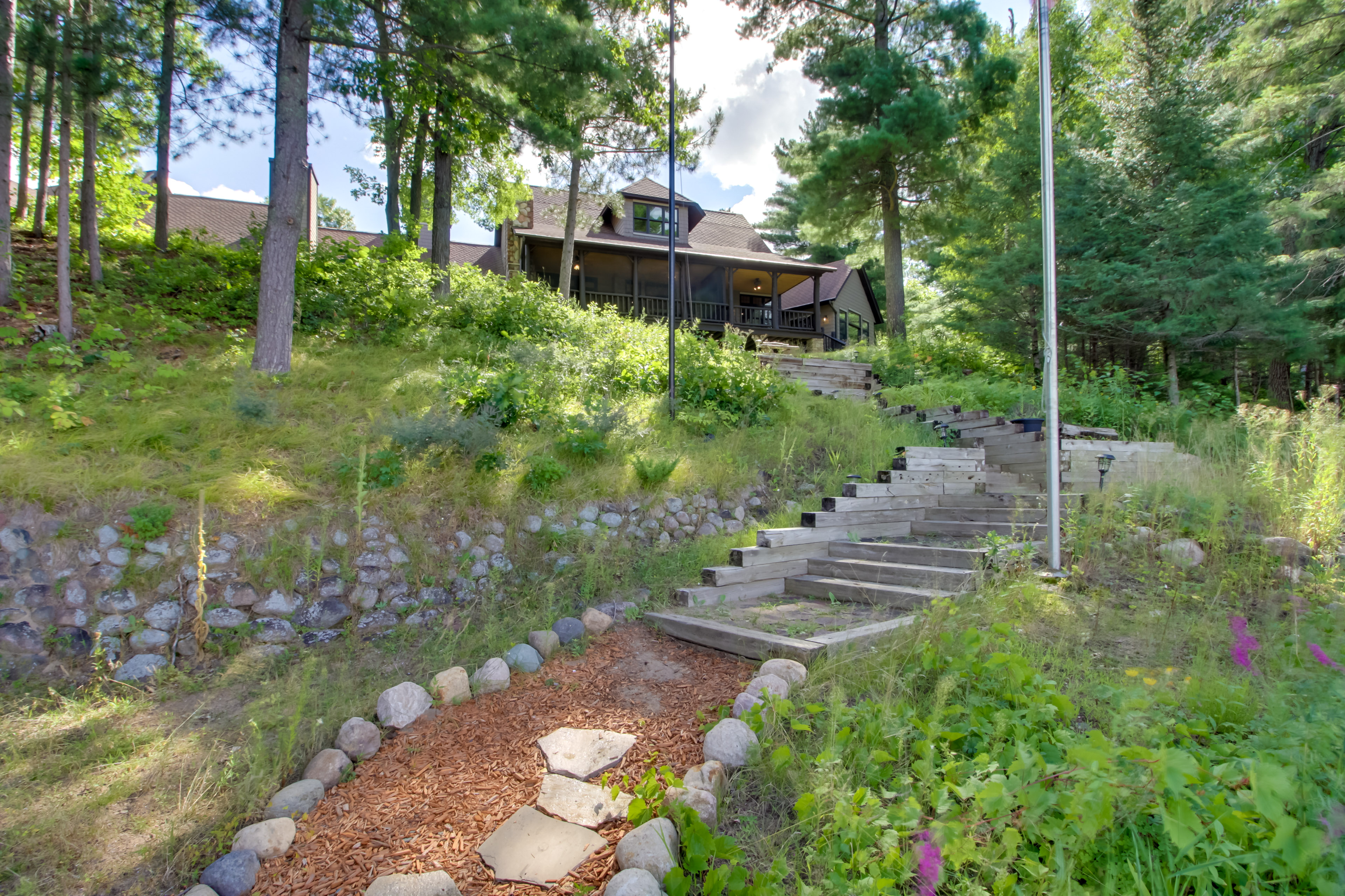 Sprawling Minnesota Home w/ On-Site Lake Access