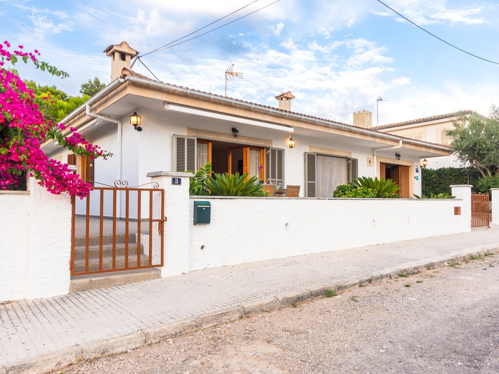 Villa in first line to the sea in Puerto de Alcudia, family friendly