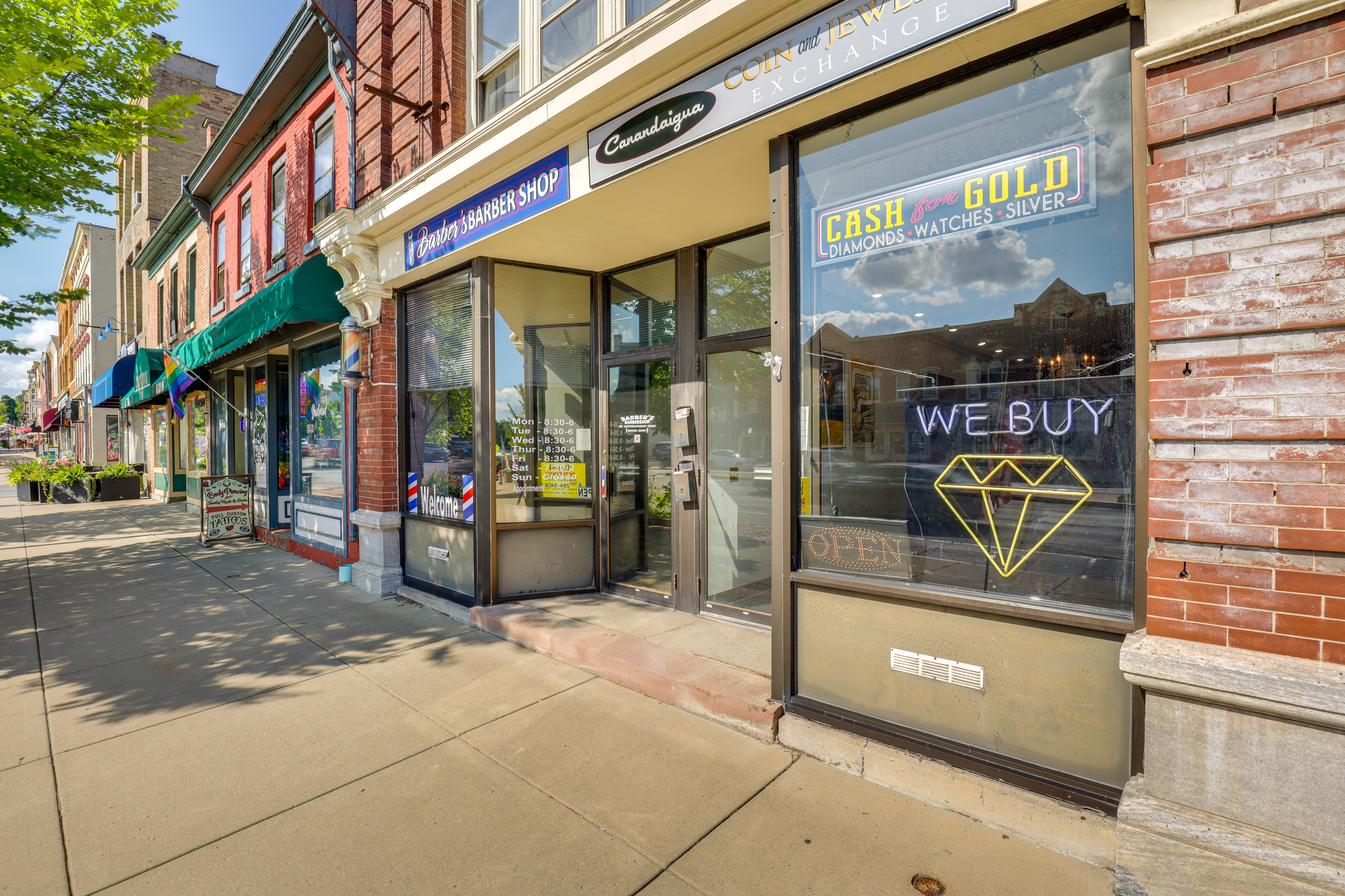 Chic Apt in the Heart of Downtown Canandaigua Home Rental in Canandaigua