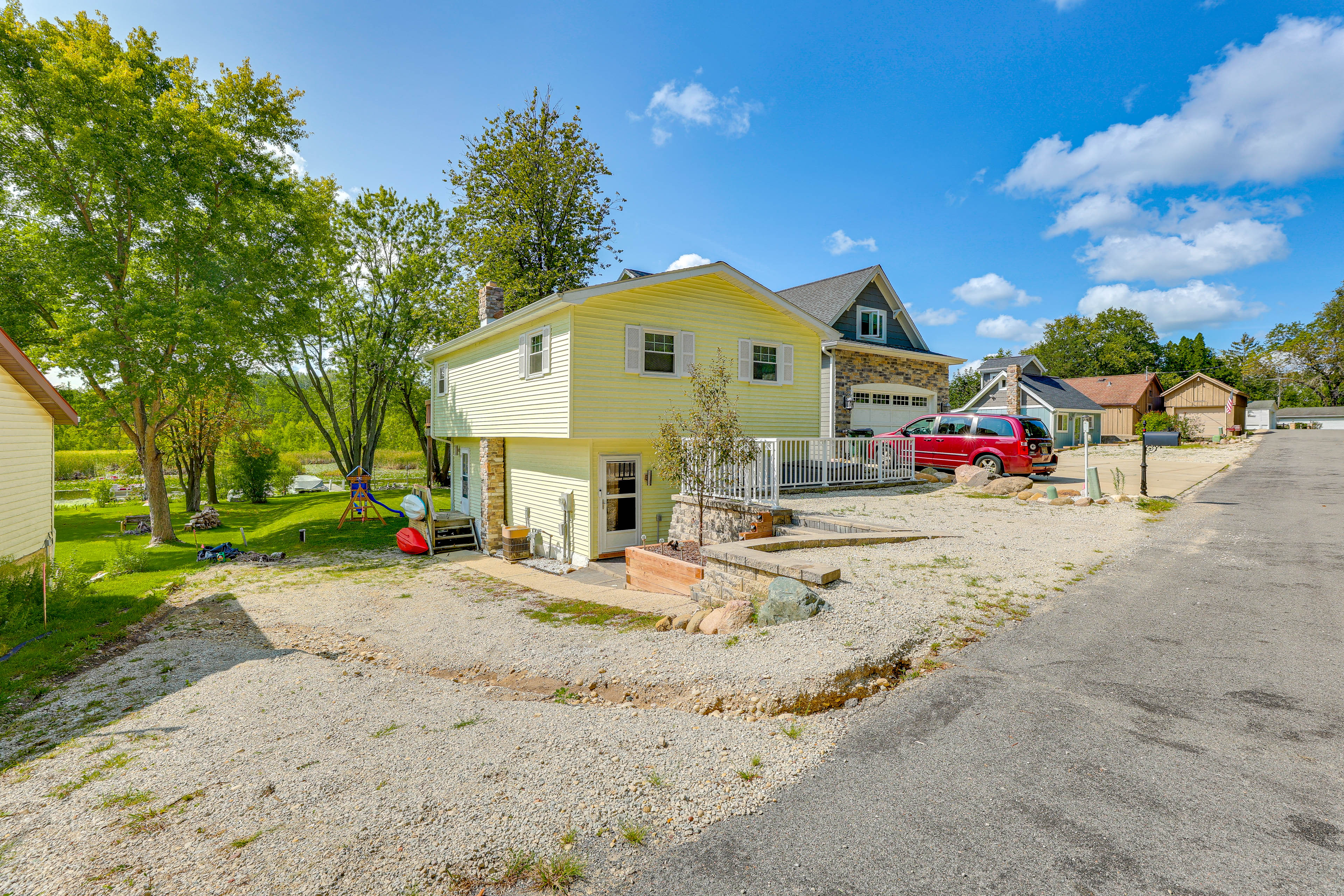 Spacious Getaway w/ Boat Dock in East Troy!