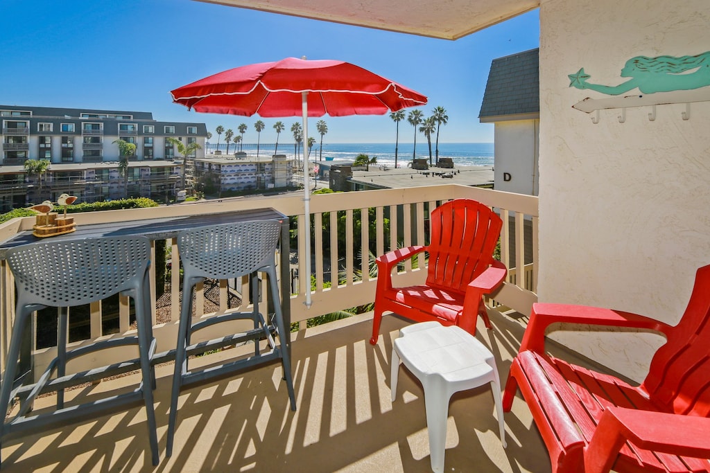 Enjoy being warmed by the sun on your south facing balcony as you sip your morning coffee or eat your breakfast.