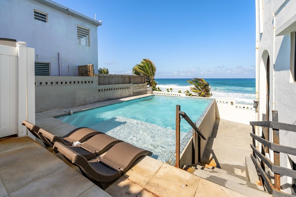 Paradise Found! ✨ Dive into luxury with a private pool and breathtaking sea vistas!