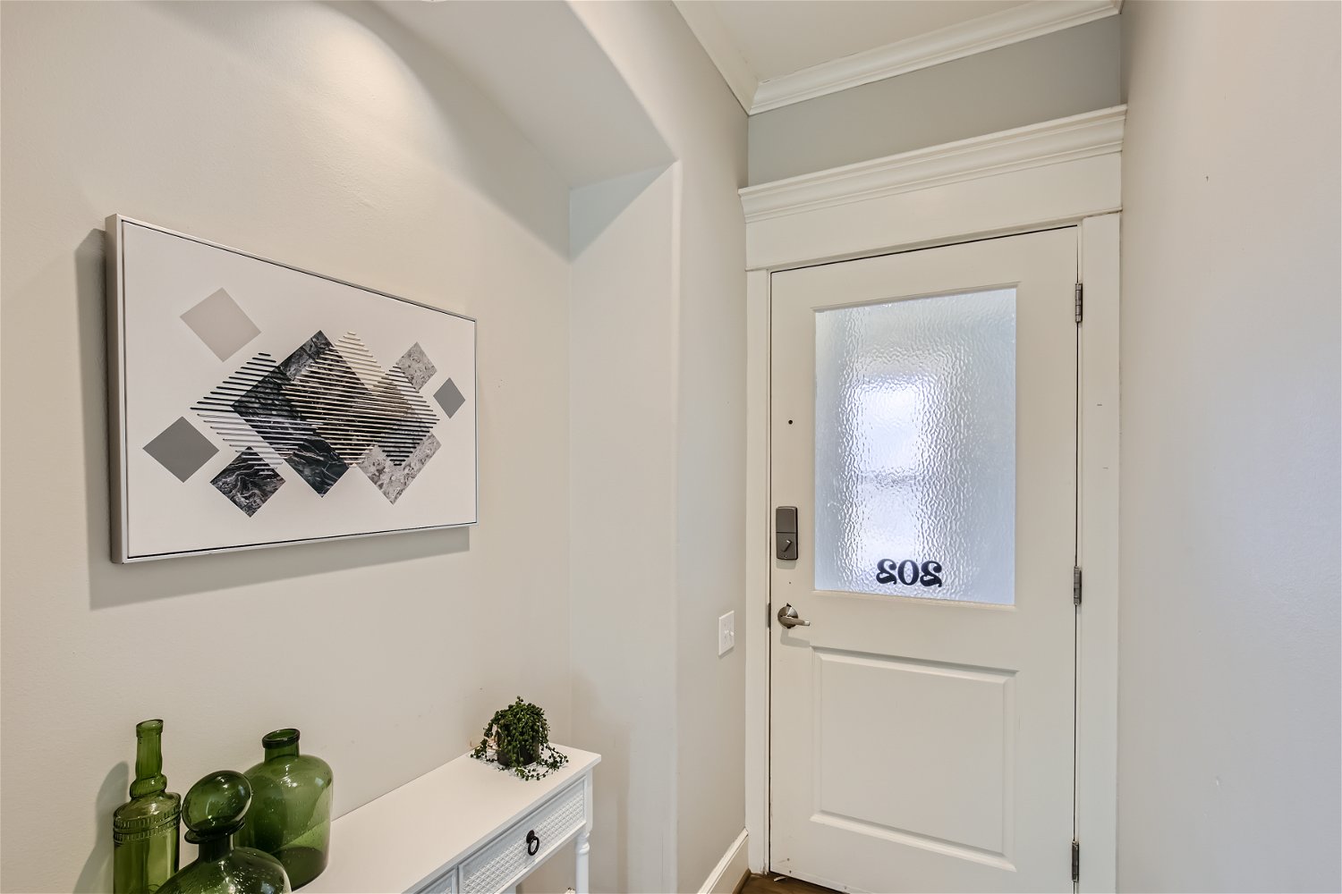 Modern 2Bedroom Apartment in Prime North Dallas Location Home Rental