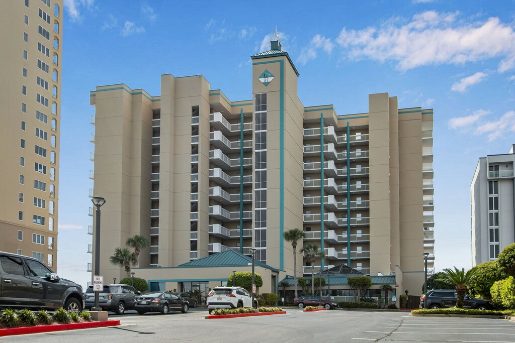 Front of the building at Romar Place