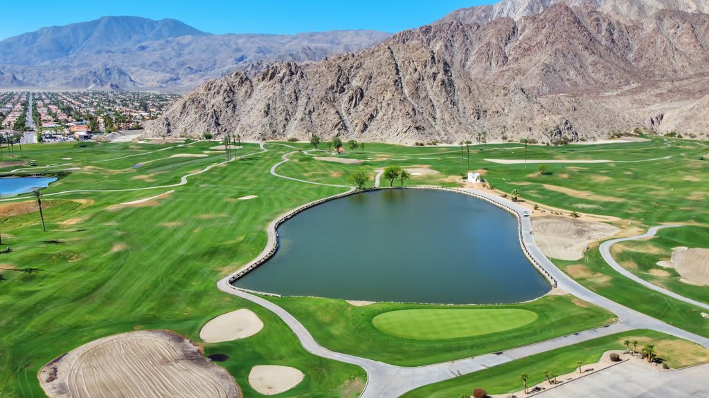 Modern 2BR Hacienda, Walk to LQ Resort! Modern 2BR Hacienda, Walk to LQ Resort!