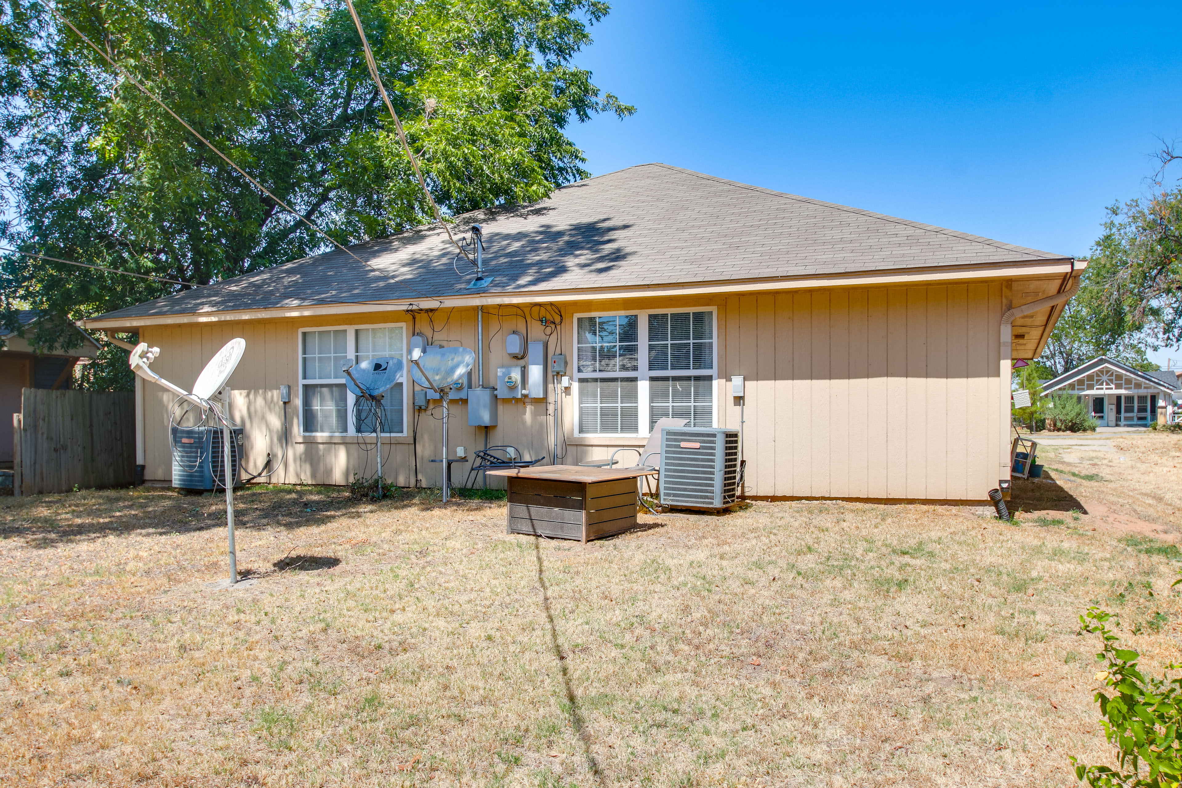 Ideally Located Lawton Retreat: 4 Mi to Fort Sill!