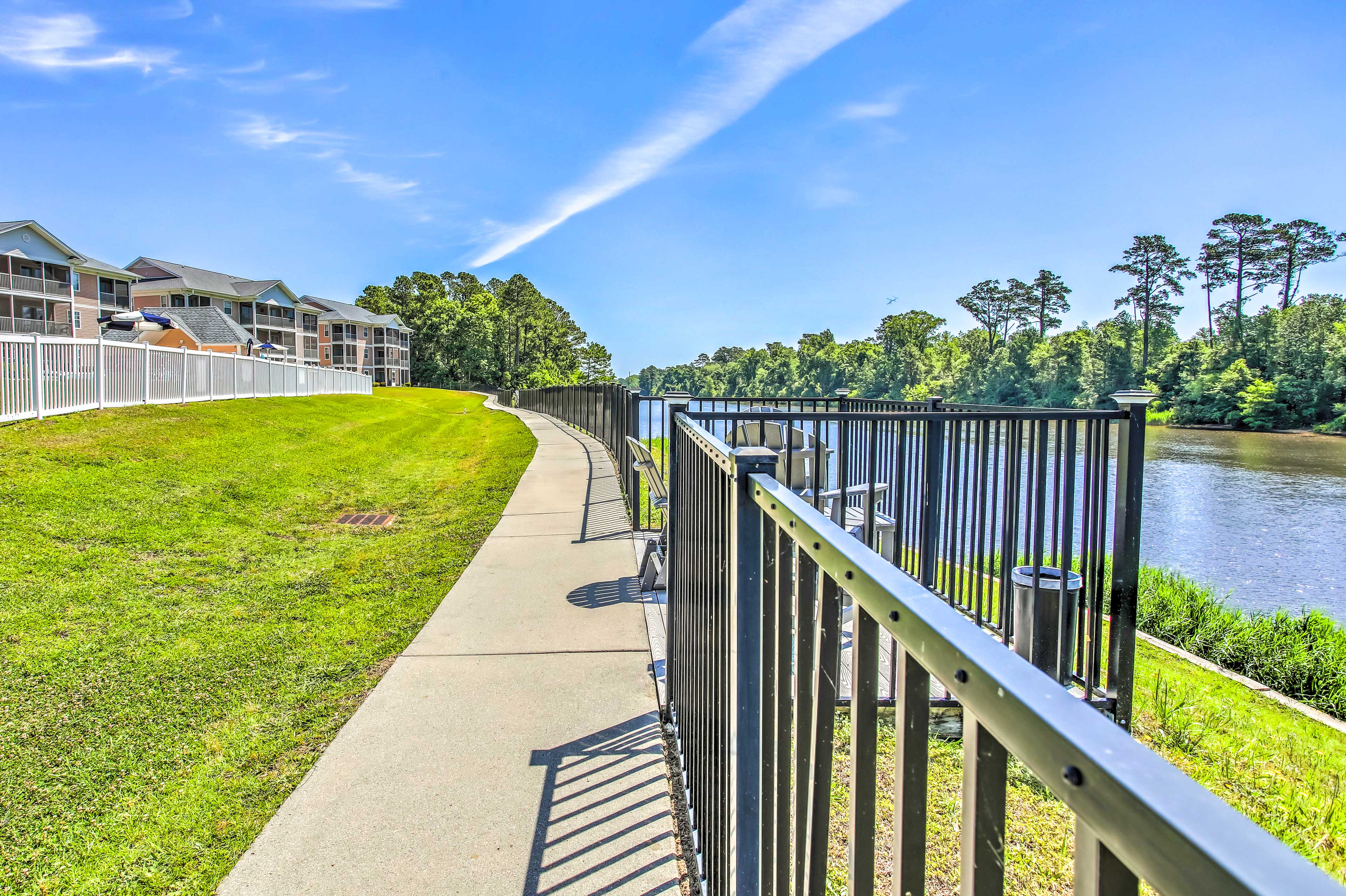 Myrtle Beach Condo w/ Community Pool & Hot Tub!