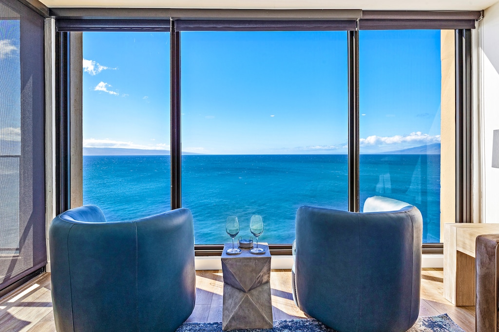 Take in stunning ocean views from Mahana 1118’s inviting and stylish living room.