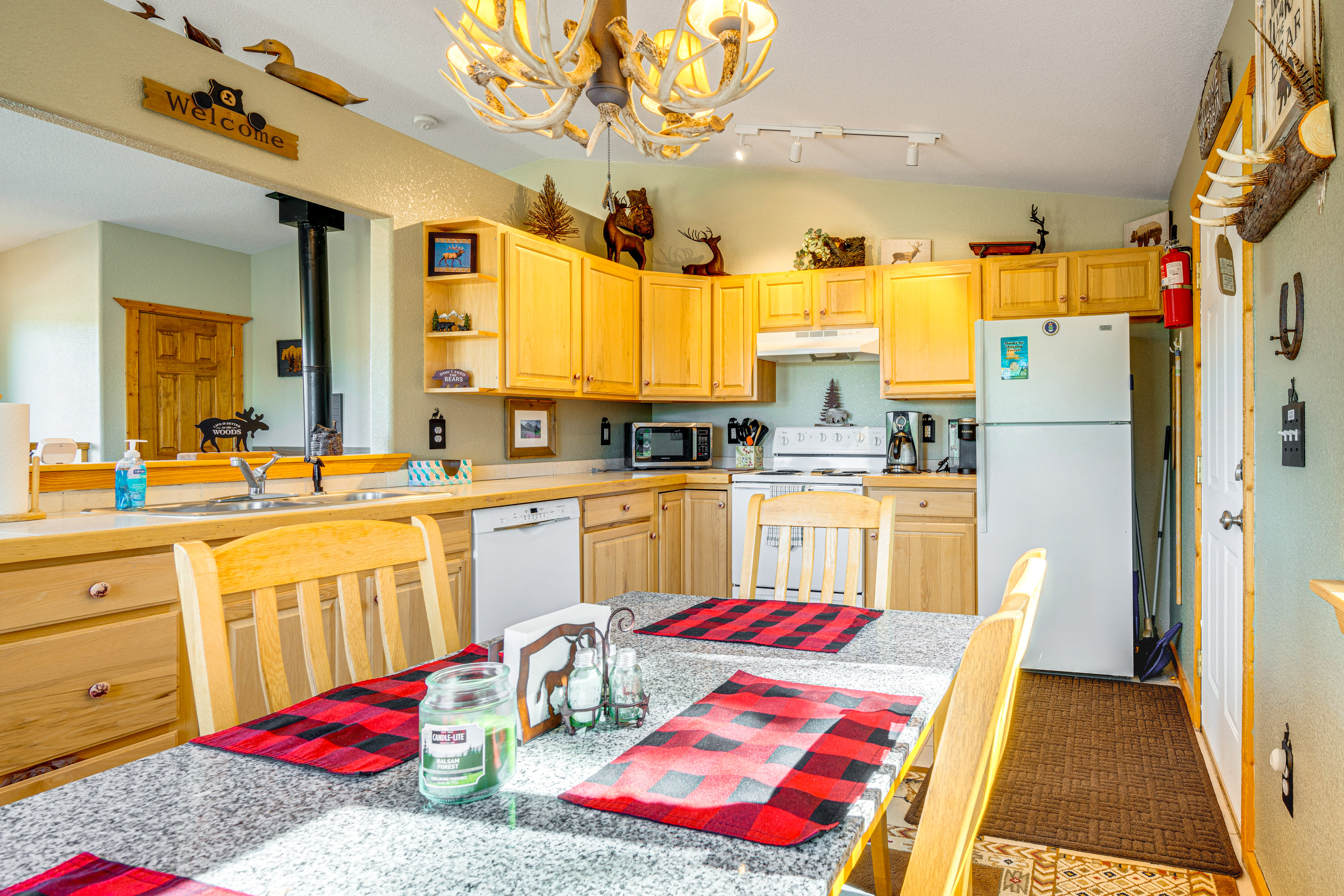 Deck & Views: Pet-Friendly Cabin in Jefferson!