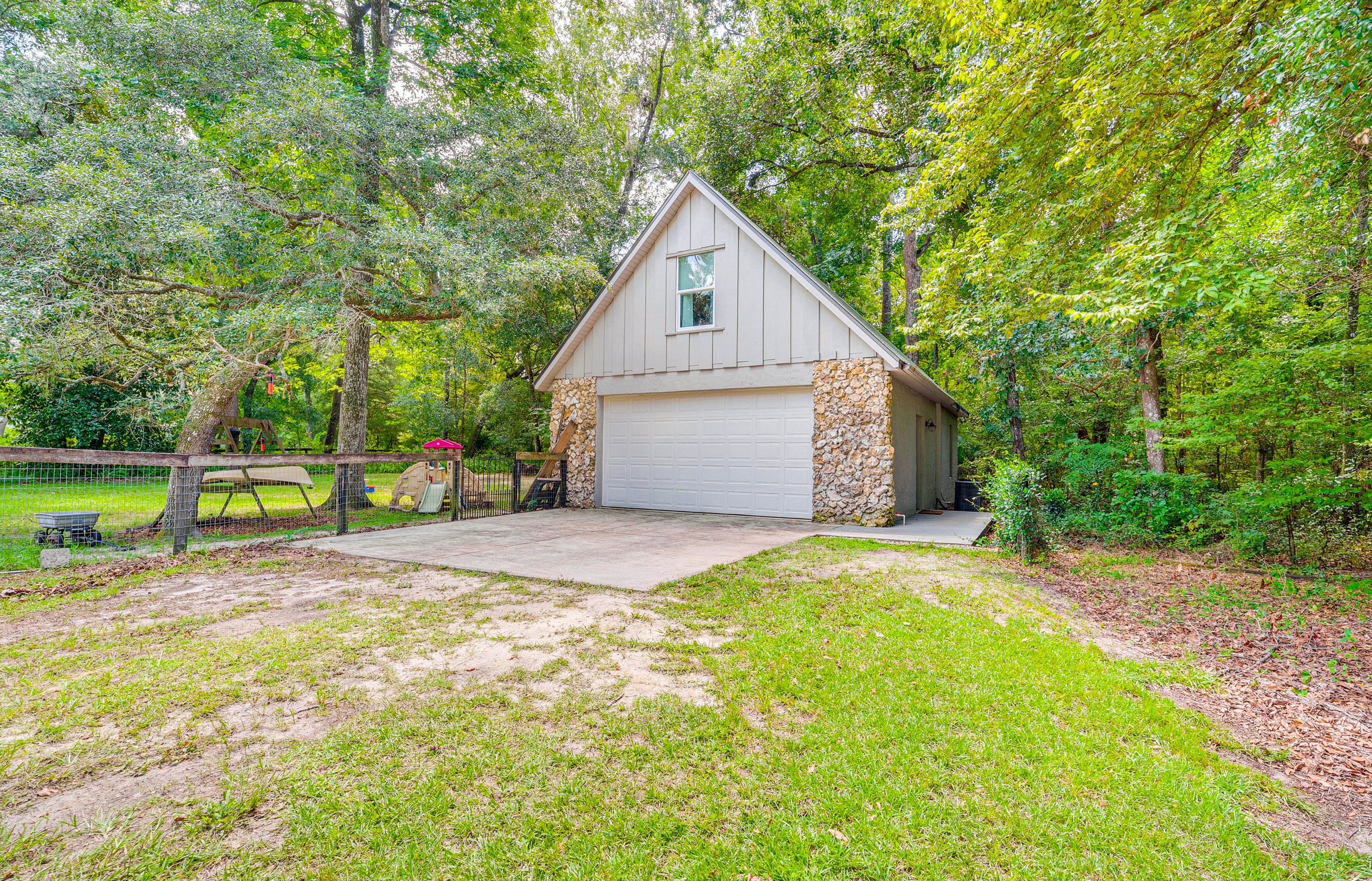 3 Mi to Silver Springs State Park: Cozy Getaway!