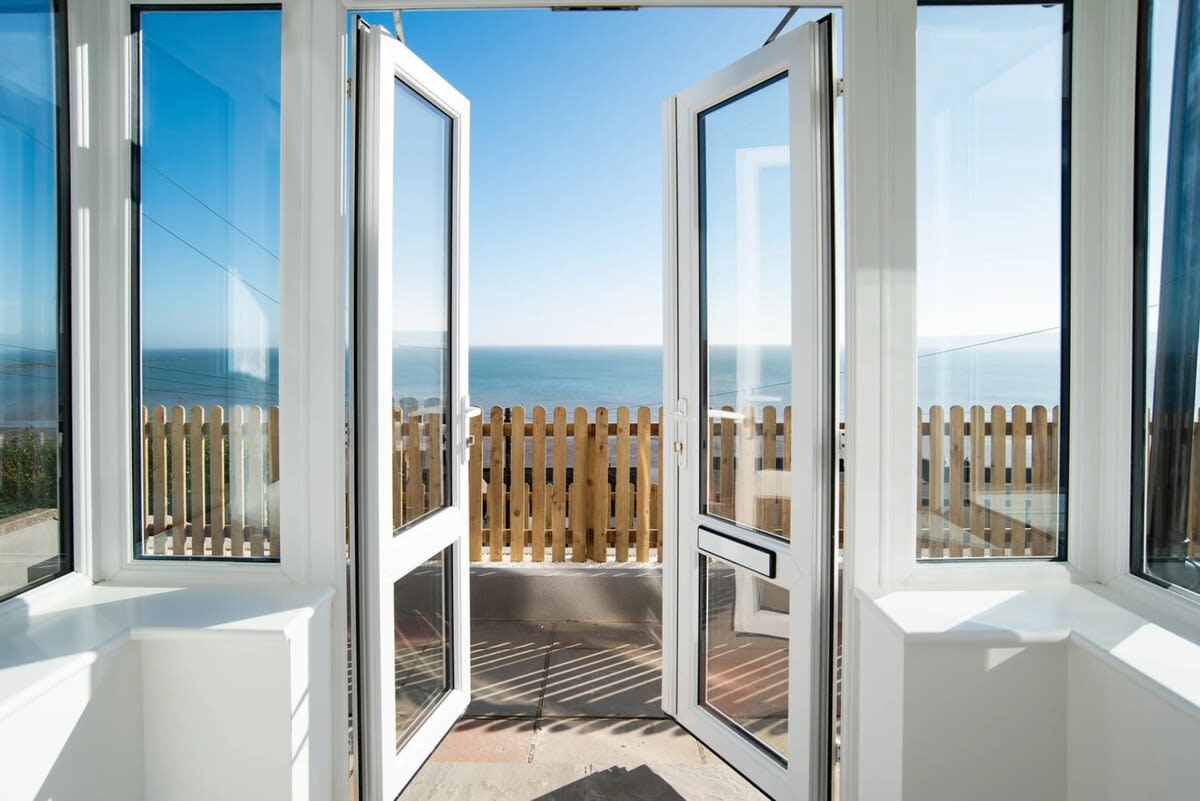 Property Image 1 - Abalyne Beach House - Beautiful beachhouse - Sea views throughout, modern, bright