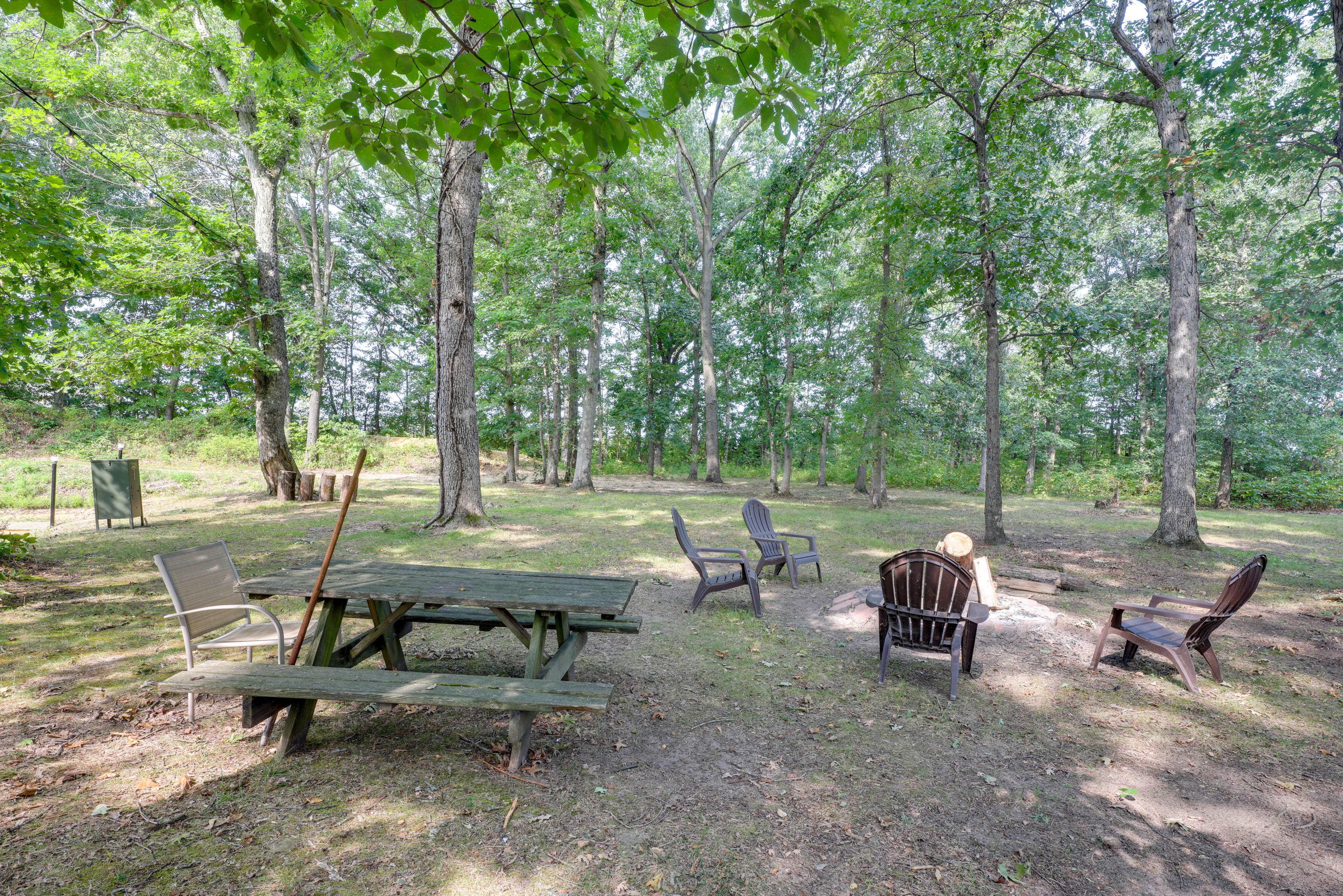 Kouts Home: High-End Retreat in Secluded Setting