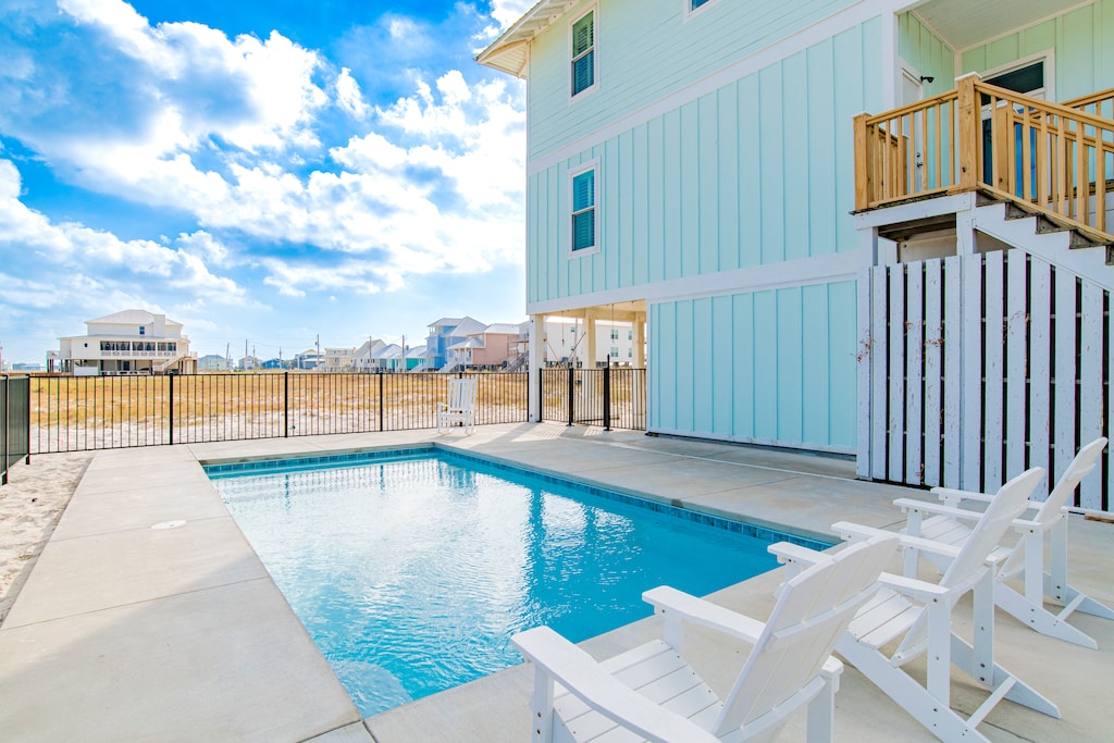 New pool that can be heated during the cooler months (additional fees apply)