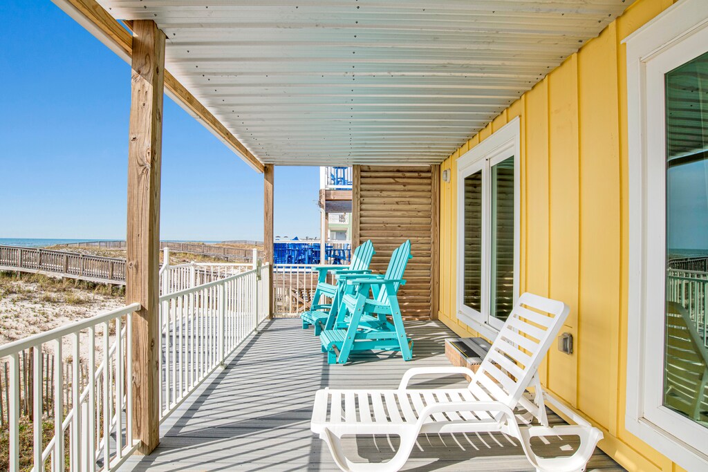 1st floor balcony accessible through living room and master bedroom