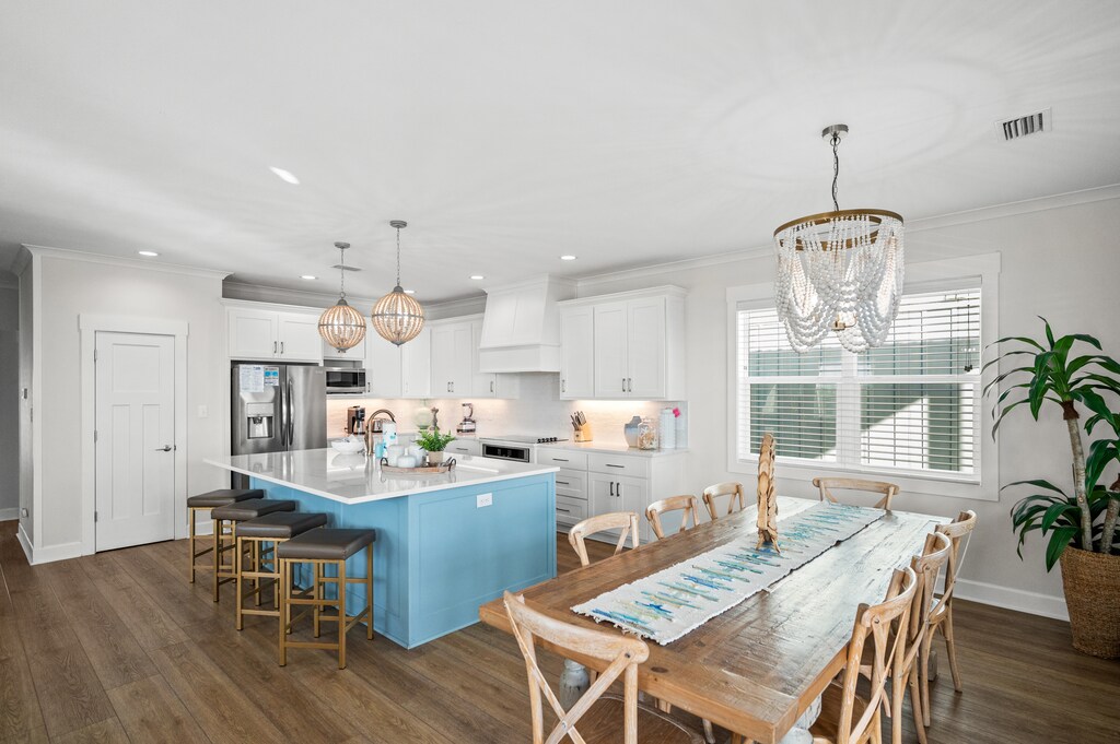 Fully equipped modern kitchen