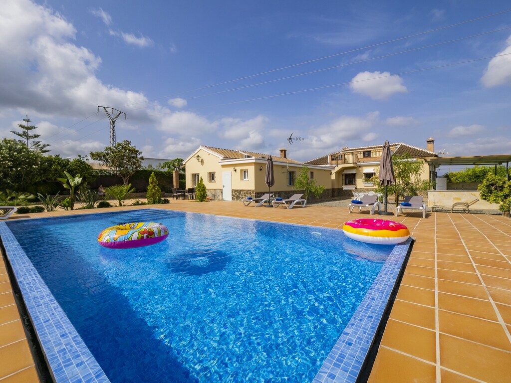 Charming rural house with swimming pool for 11 people in Alhaurín