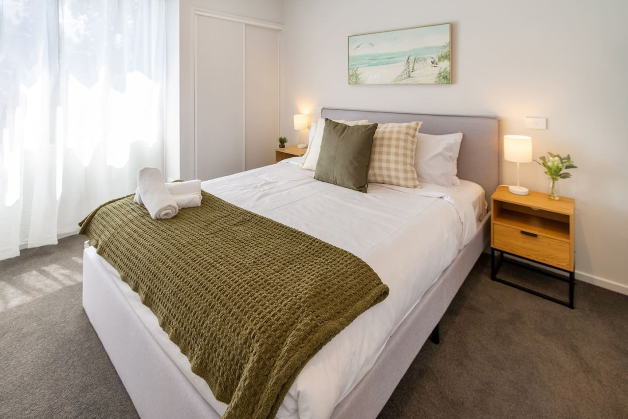 Central city home with carpark sleeps 5