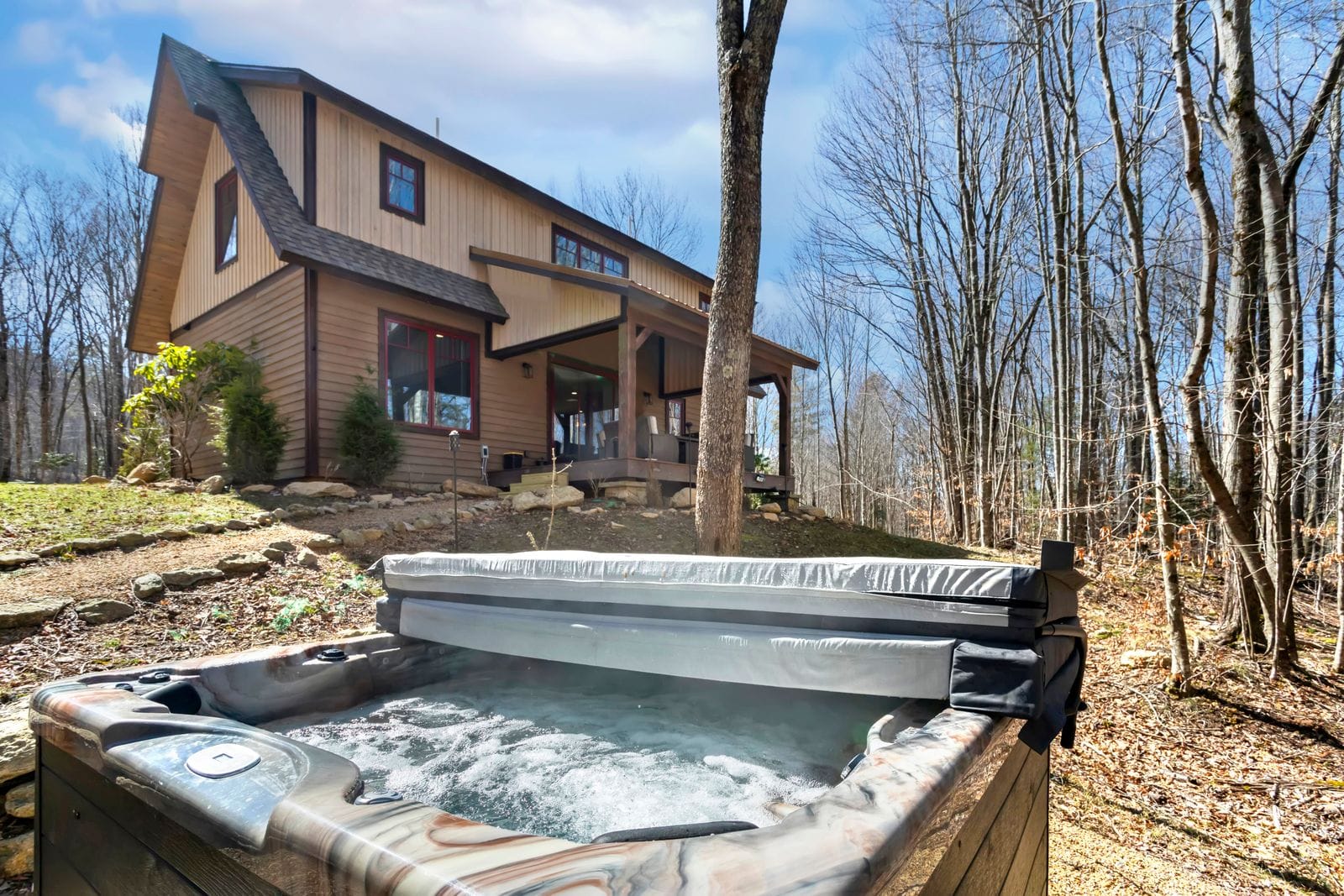 Hot Tub in a Peaceful Wooded Setting