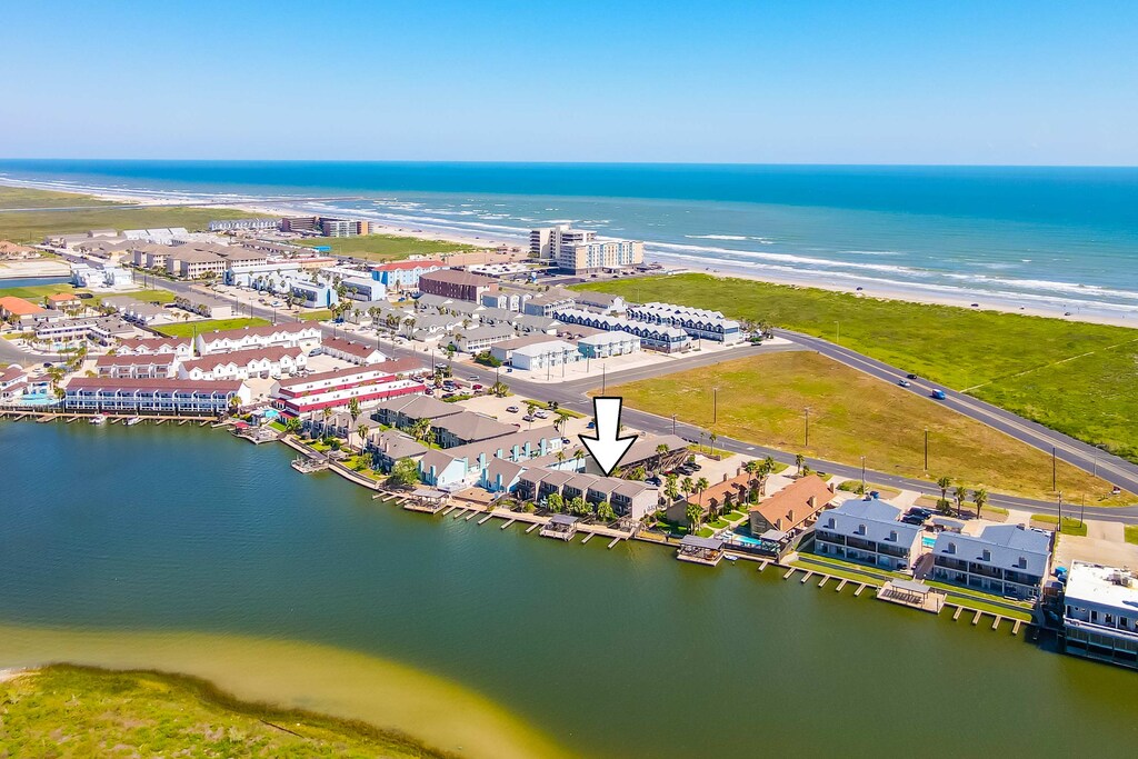 Discover your slice of paradise! This cozy condo on the canal is just a short stroll from the beach, making it the ideal getaway for sun-soaked adventures and serene waterside relaxation.