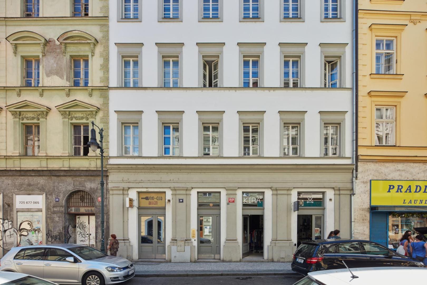 New Town • A/C • 3 Bedrooms • 2 Bathrooms