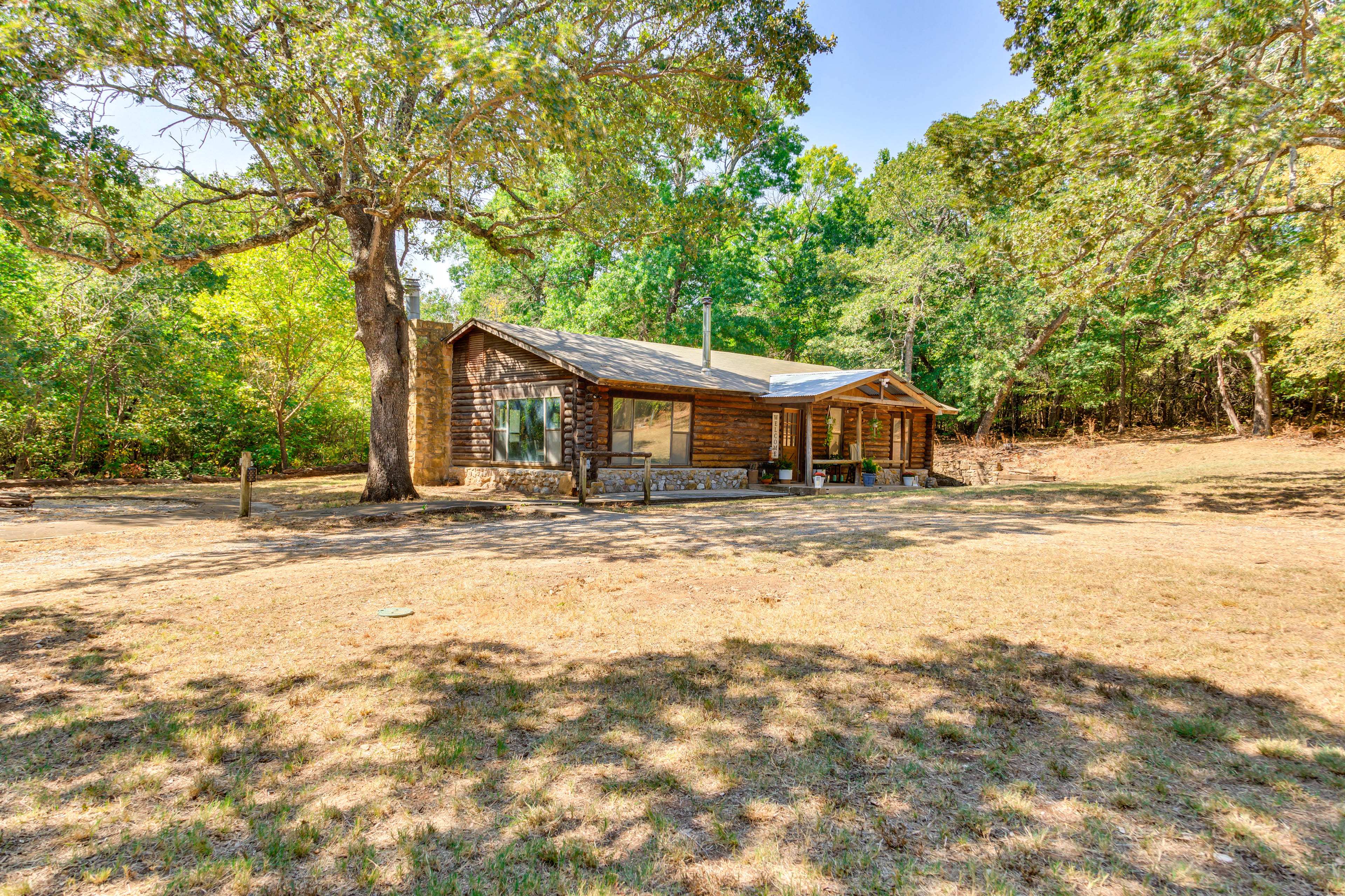 Davis Cabin w/ Fire Pit: Close to Turner Falls!