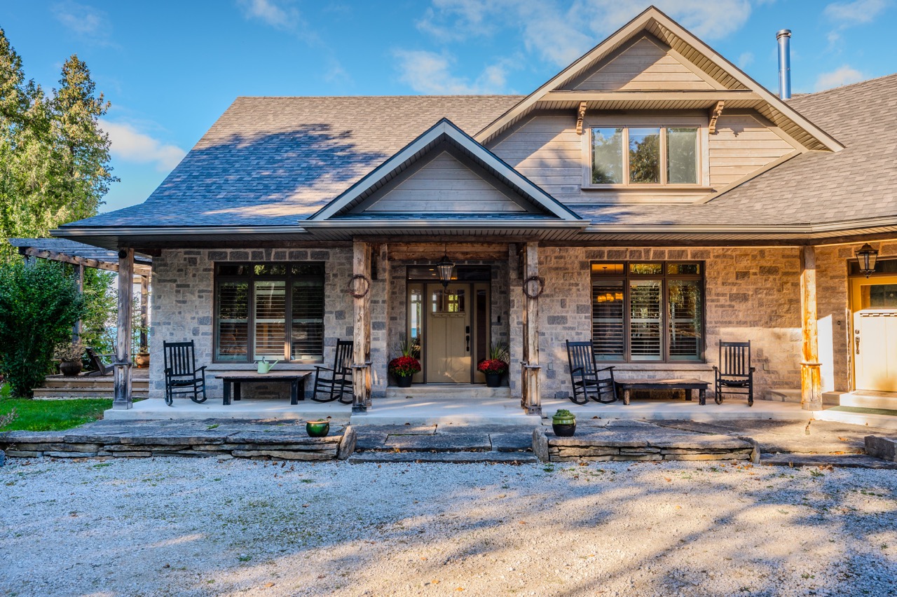 Property Image 1 - Michael’s Luxury Cottage on Bruce Trail/ Starlink