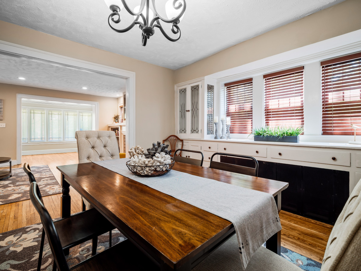 Cleveland 3 Bedroom, 10 Mins to Downtown