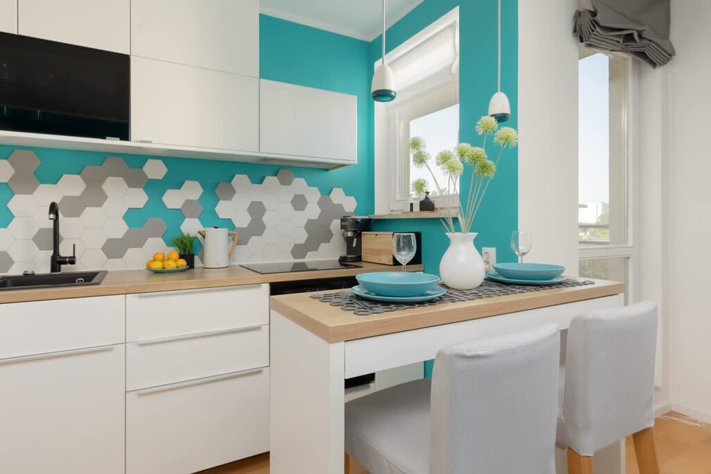 Modern, fully equipped kitchenette. 