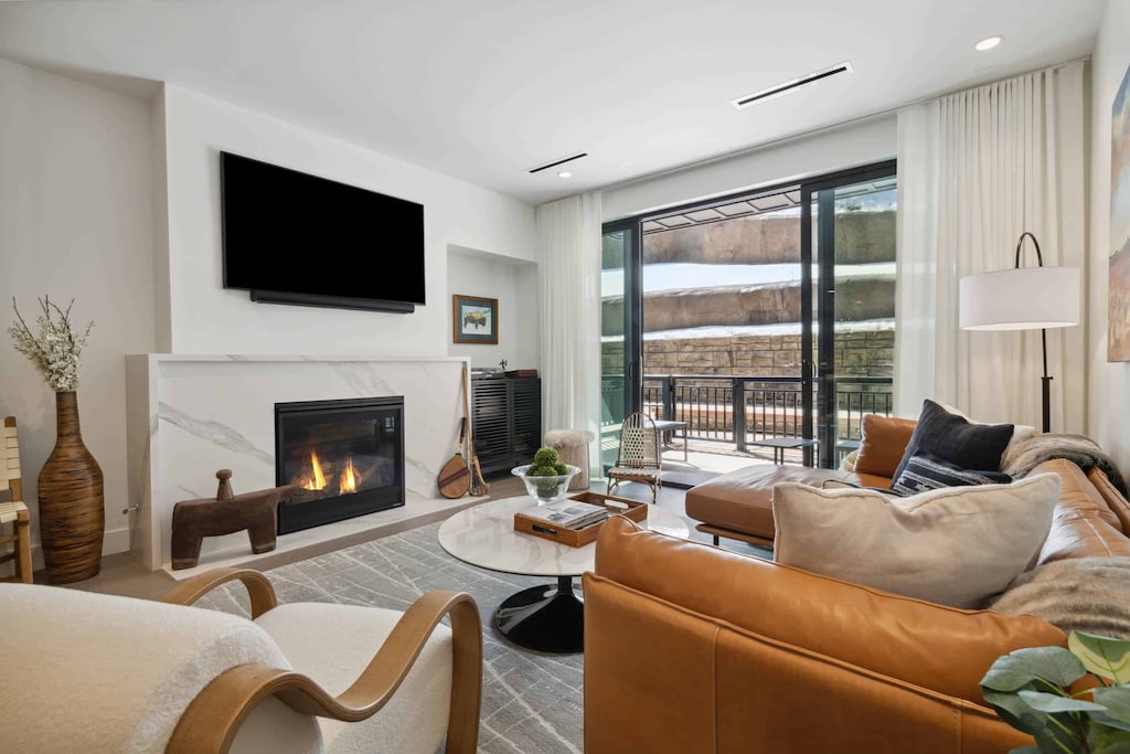 1712766978539-2188-0