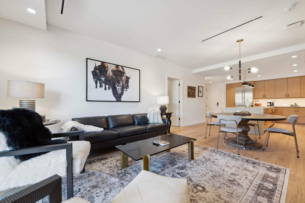 1717529805314-2172-0