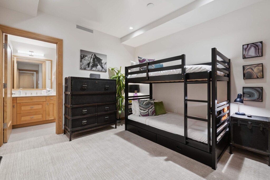 riverfrontlodge-203-9917_54103797228_o