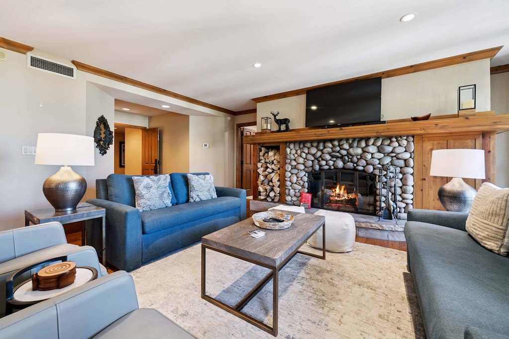 hyattcondo-1-6780_54686571287_o