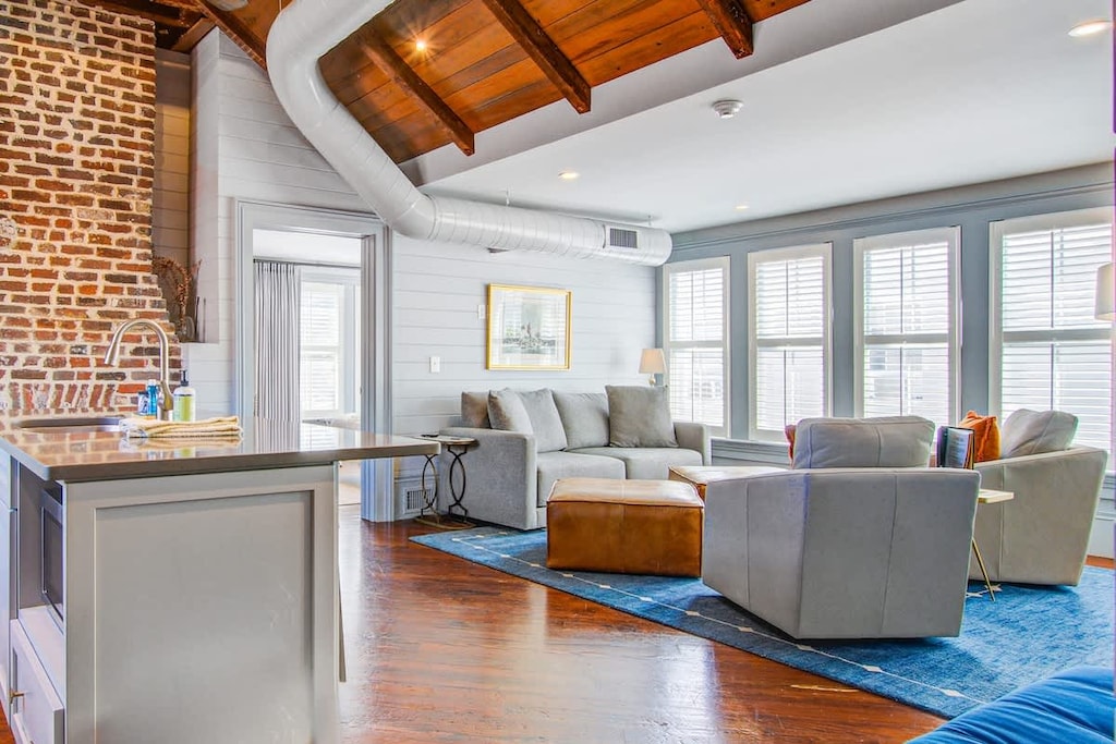 Your 2BR Historic Downtown Suite - Steps from King!