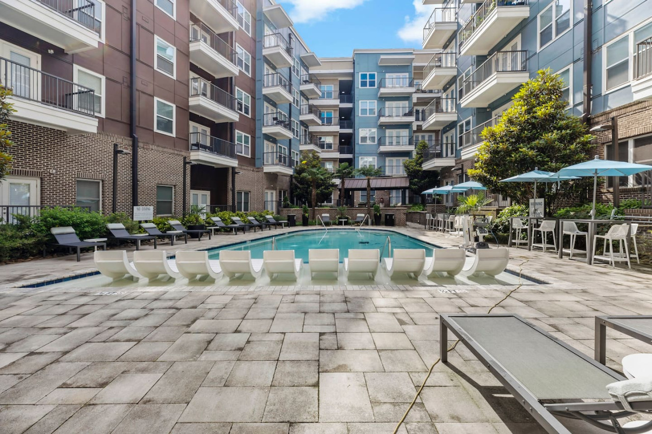 Beautiful 1BD | 5Min DT+Gym+Parking+W/D | Sleeps 6