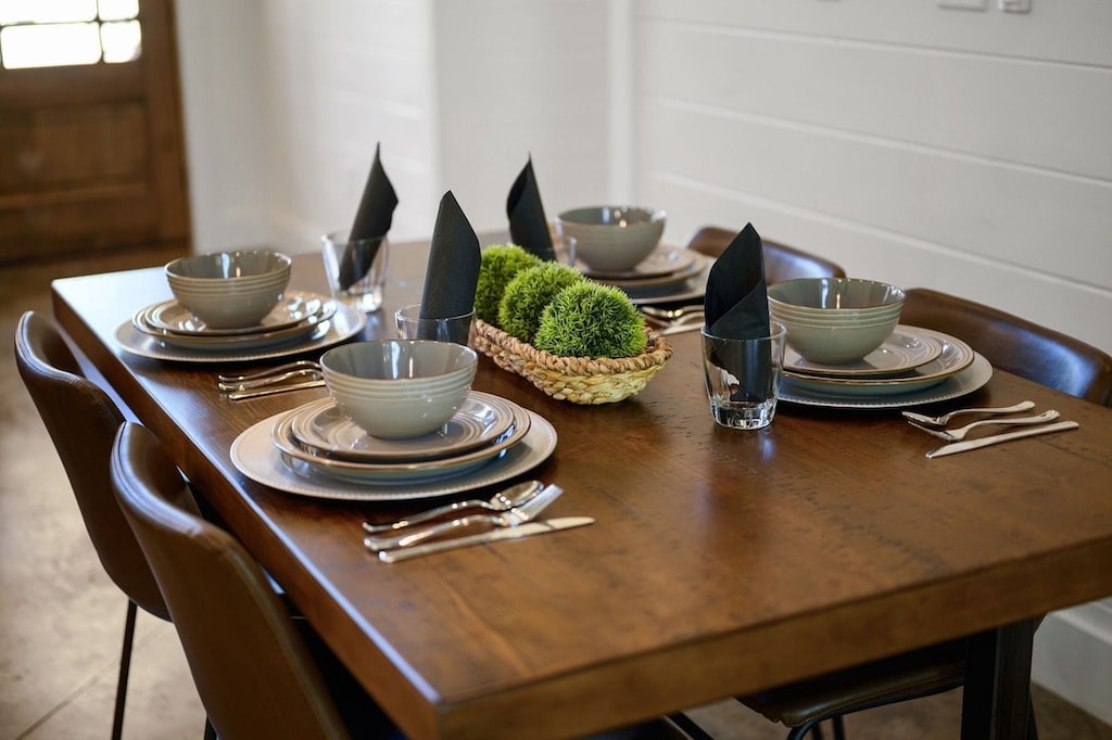 Dining room table with seating for 4