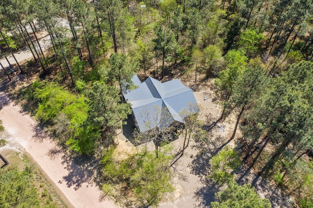 Flat circle drive for easy in and out boat parking