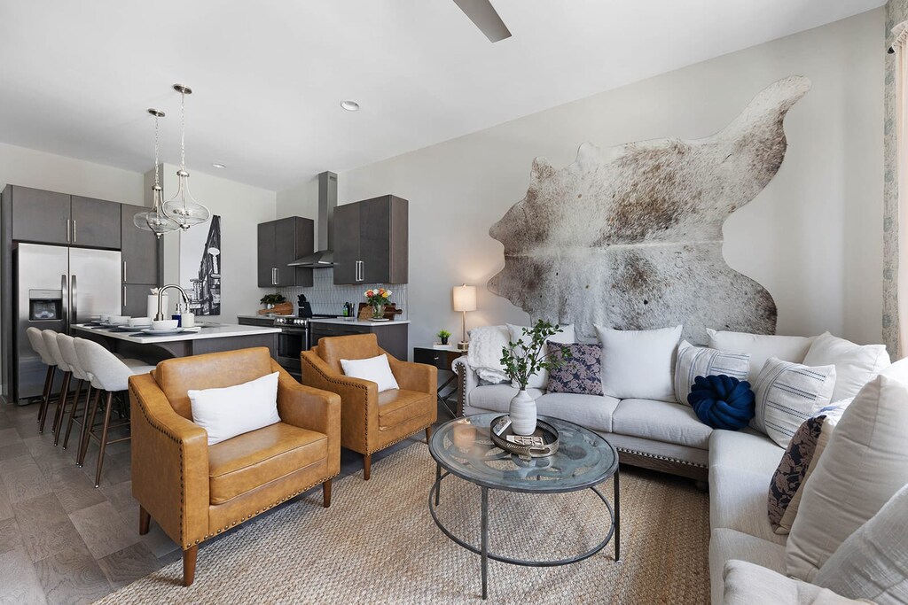 Sophisticated Living Room Perfect for Family Gatherings
