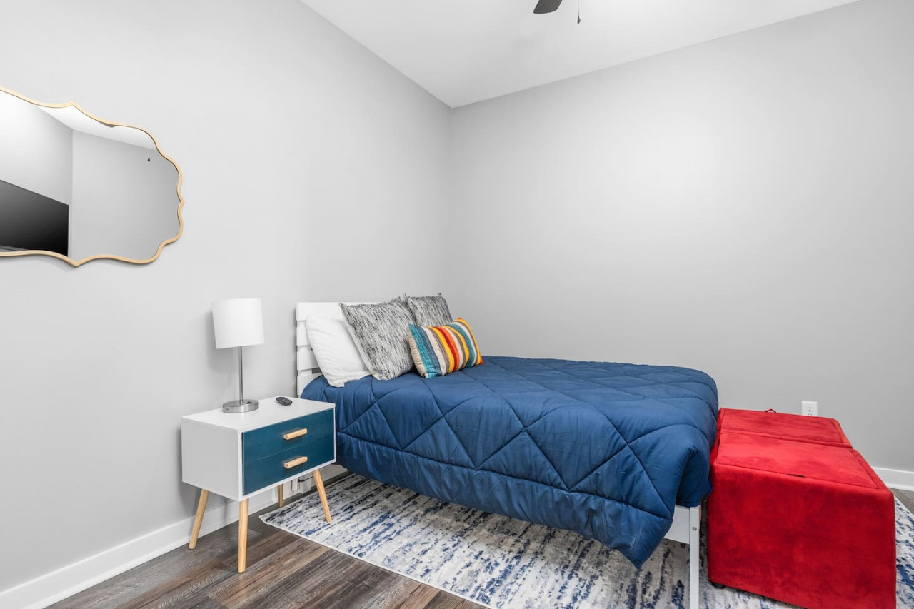 Peaceful Lakefront Living, Lake Hamilton Retreat