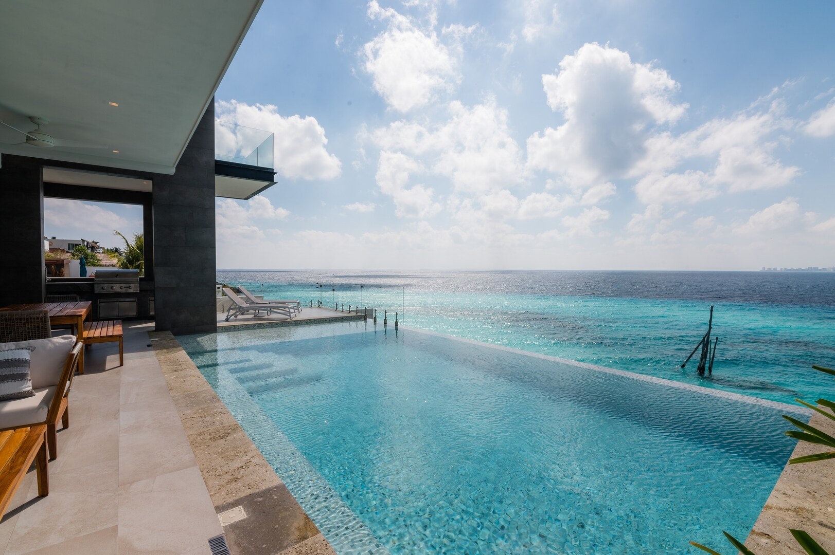 Property Image 1 - Luxury Oceanfront Villa in Isla Mujeres