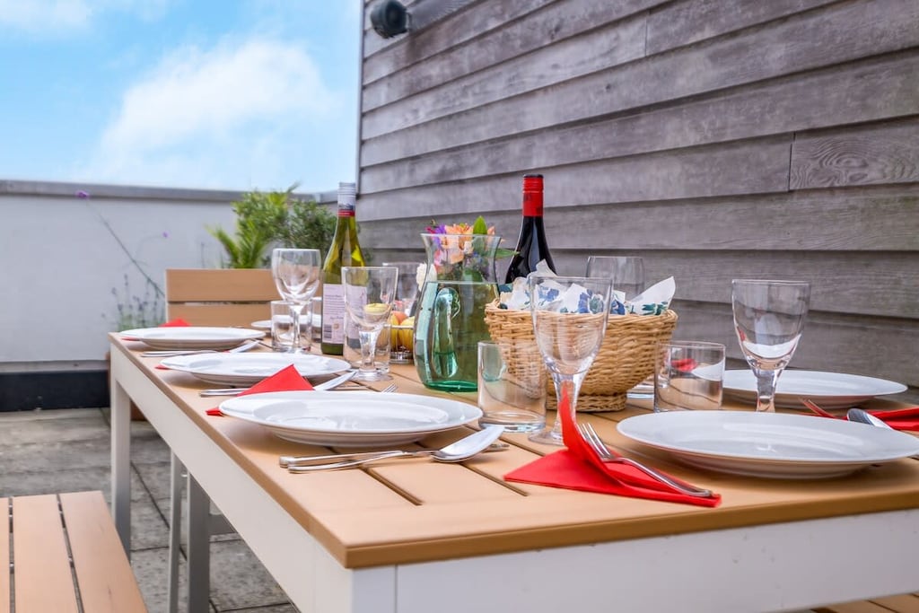 Kingscote Townhouse, Brighton and Hove - Host & Stay