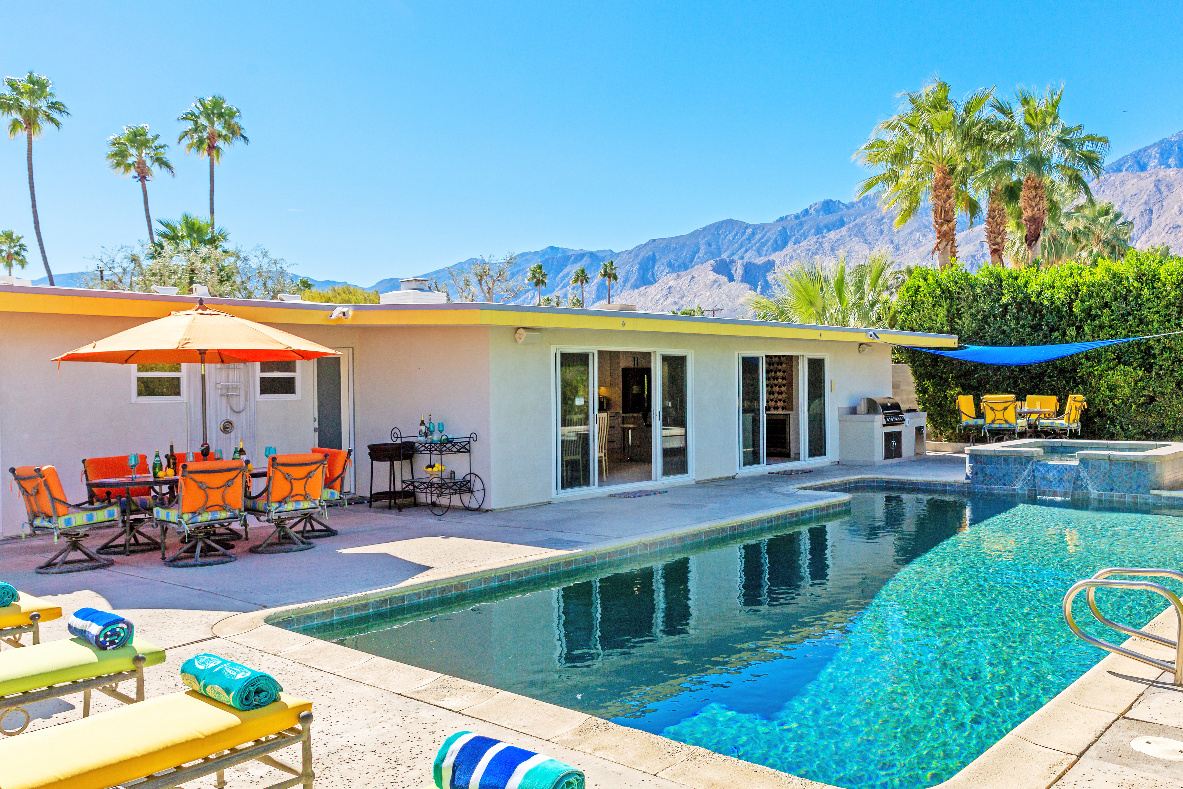 Welcome to Casa Del Solstice Palm Springs!