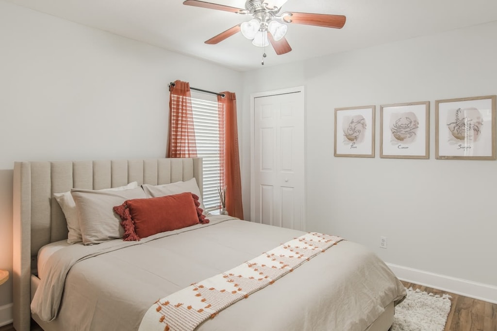 Bedroom 3 equipped with a closet.