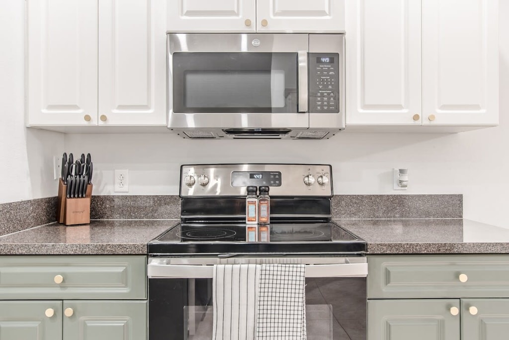 New stainless steel appliances to cook any basic at-home meals.